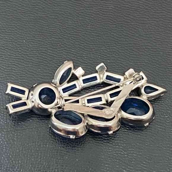 Vintage Unsigned Juliana? Cobalt Blue Silver-tone Brooch 20.5g - Picture 13 of 14